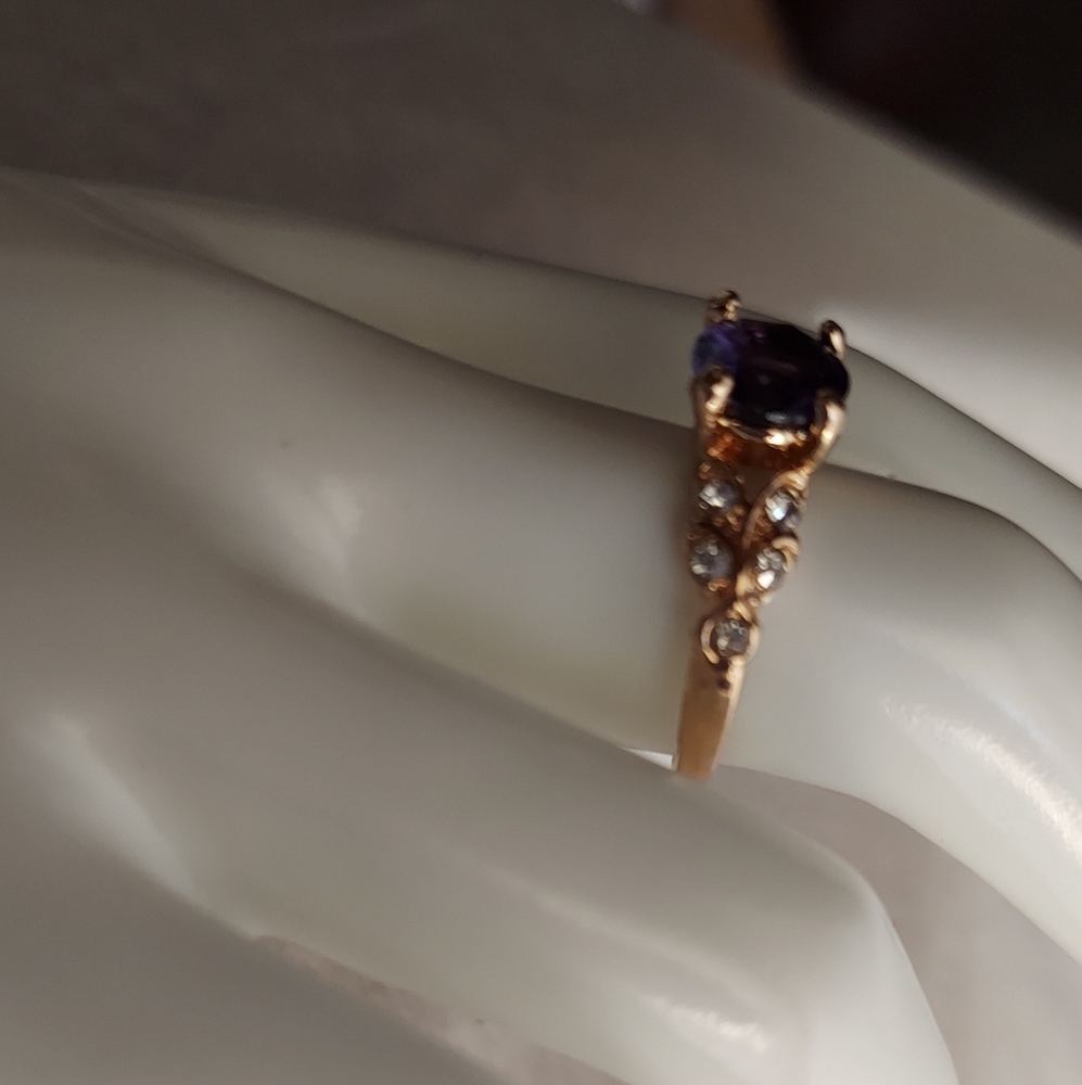 Round Purple Rhinestone Ring - Picture 2 of 2